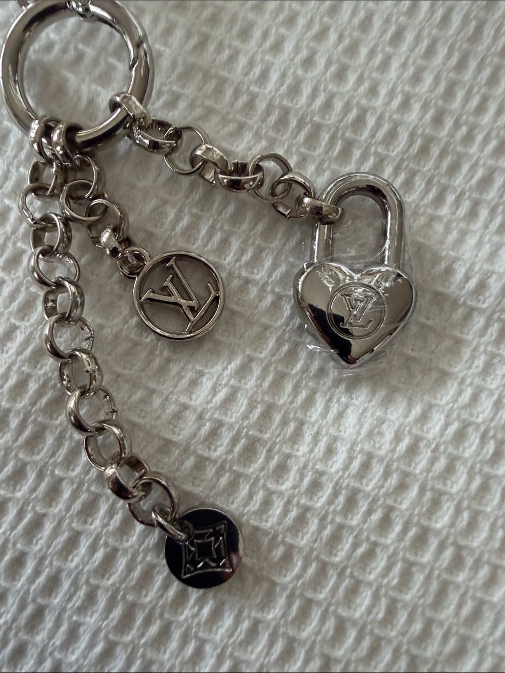 Silver Heart Padlock style Charm Keychain with Chain Tassels handmade - Picture 6 of 7